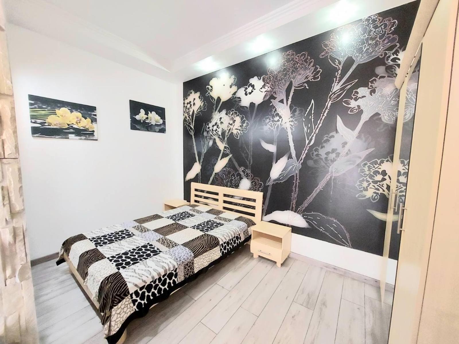 2 Rooms Central Anna Apartment Λβιβ Εξωτερικό φωτογραφία