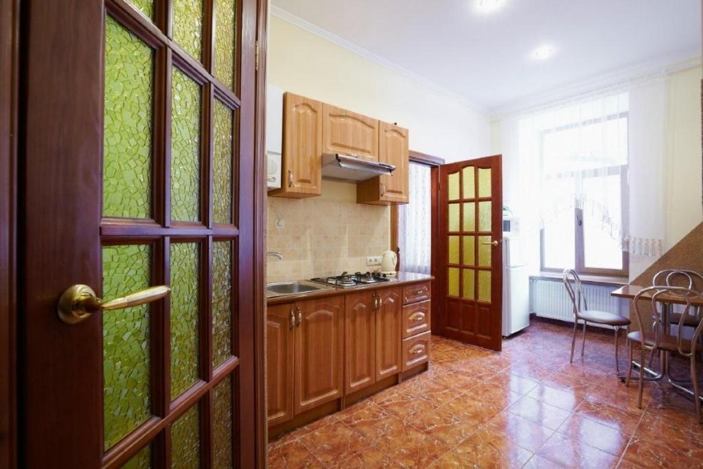 2 Rooms Central Anna Apartment Λβιβ Εξωτερικό φωτογραφία